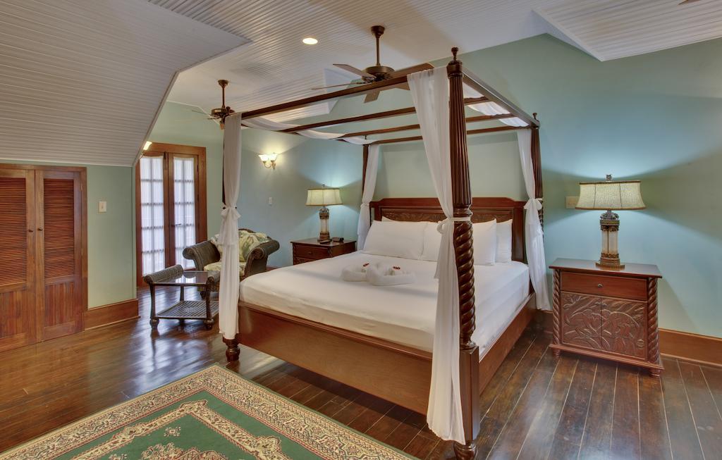 Mahogany Hall Luxury Boutique Resort San Ignacio Bilik gambar